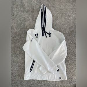Tottenham Hotspurs sweatshirt